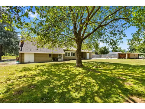 Exterior - 1631 Glenbrook Loop Rd, Riddle, OR 97469 photo 8 of 13