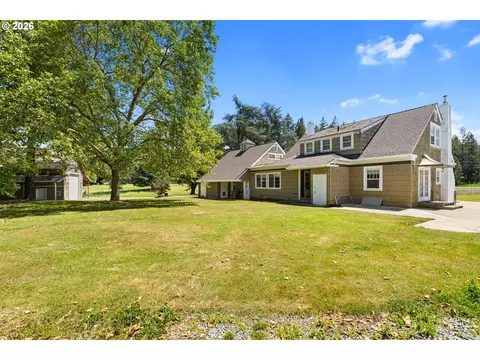 Exterior - 1631 Glenbrook Loop Rd, Riddle, OR 97469 photo 6 of 13
