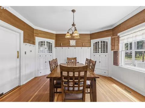 Dining - 1631 Glenbrook Loop Rd, Riddle, OR 97469 photo 4 of 4