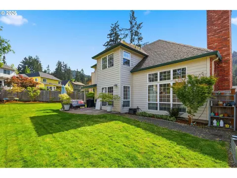 Exterior - 705 S 68th Pl, Springfield, OR 97478 photo 3 of 8
