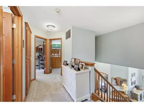 Entry Way - 705 S 68th Pl, Springfield, OR 97478 photo 5 of 5