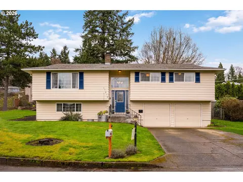 17670 SEmerald Dr, Milwaukie, OR 97267