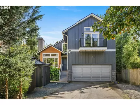2418 SW Nebraska St, Portland, OR 97239