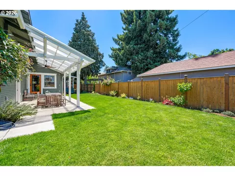 Other - 918 C St, Springfield, OR 97477 photo 10 of 10