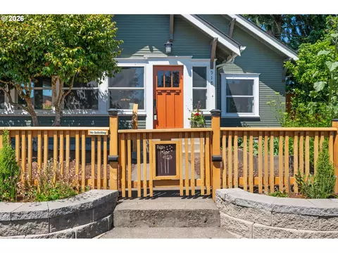 Other - 918 C St, Springfield, OR 97477 photo 2 of 10