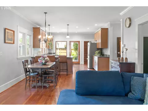 Dining - 918 C St, Springfield, OR 97477 photo 1 of 3
