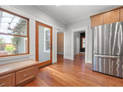Other - 918 C St, Springfield, OR 97477 photo 6 of 10