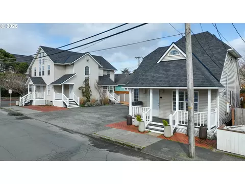 221 N Downing St, Seaside, OR 97138