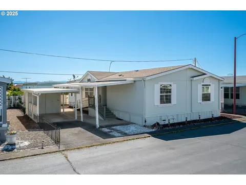 5574 43rd Pl NE, Salem, OR 97305