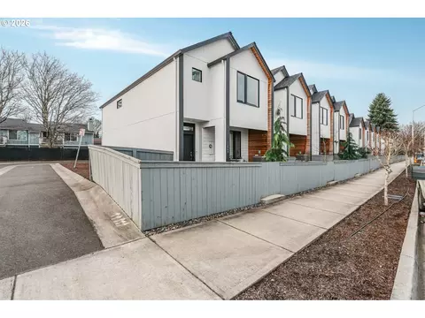 12049 SE 5th St, Vancouver, WA 98683