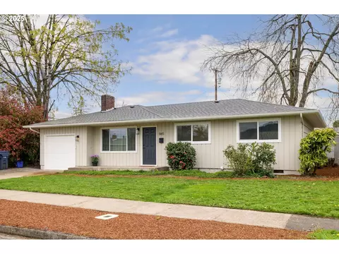 1165 Pleasant St, Springfield, OR 97477