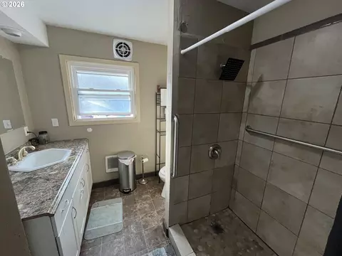 1022 Horn Ln, Eugene, OR 97404 photo 10