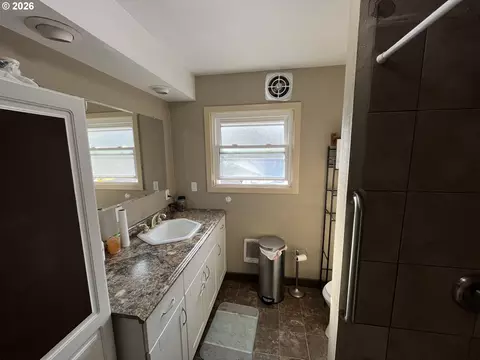 1022 Horn Ln, Eugene, OR 97404 photo 11