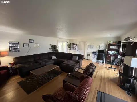 1022 Horn Ln, Eugene, OR 97404 photo 3
