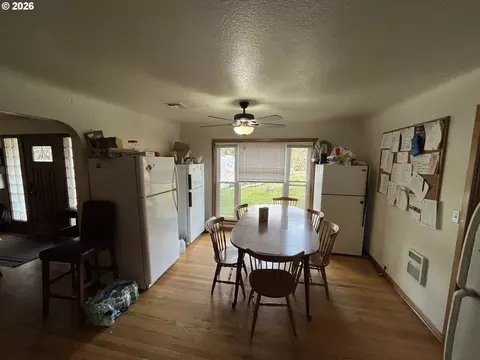 1022 Horn Ln, Eugene, OR 97404 photo 4