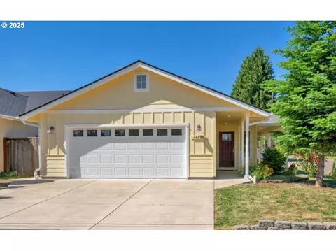 24895 Mccutcheon Ave, Veneta, OR 97487