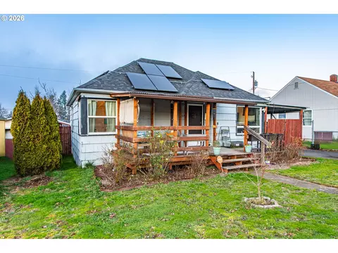 1064 E Taylor Ave, Cottage Grove, OR 97424