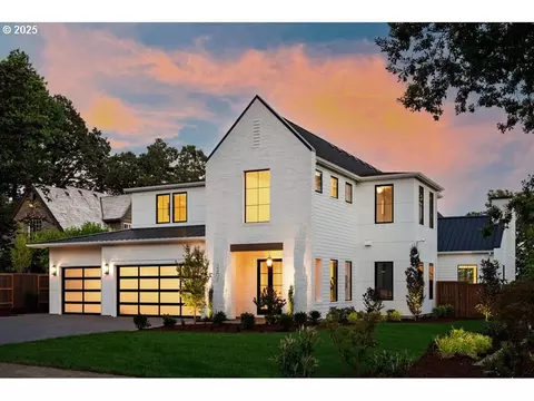 2406 Glen Eagles Rd, Lake Oswego, OR 97034