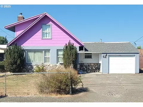 54 NW Rose St, Winston, OR 97496
