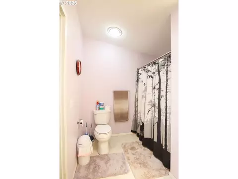 Bath - 32290 Rice Rd, Unity, OR 97884 photo 2 of 2