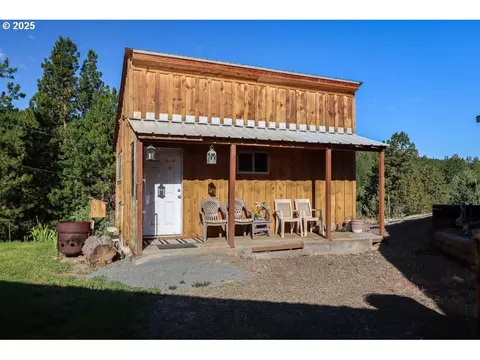 Exterior - 32290 Rice Rd, Unity, OR 97884 photo 3 of 5