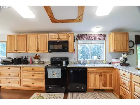 Kitchen - 32290 Rice Rd, Unity, OR 97884 photo 1 of 1