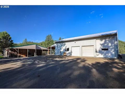 Exterior - 32290 Rice Rd, Unity, OR 97884 photo 4 of 5