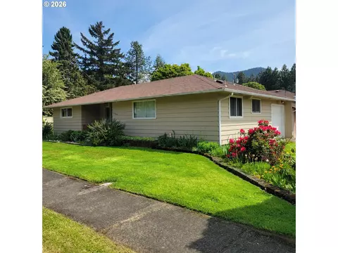 47858 W 1st St, Oakridge, OR 97463