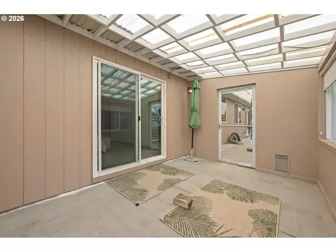 Exterior - 1376 Andersen Ln, Eugene, OR 97404 photo 5 of 10