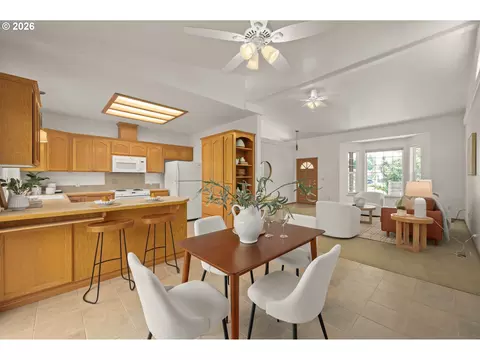 Dining - 1376 Andersen Ln, Eugene, OR 97404 photo 2 of 2
