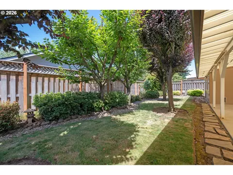 Exterior - 1376 Andersen Ln, Eugene, OR 97404 photo 10 of 10