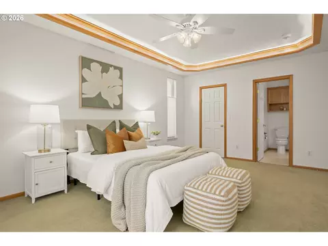 Bedroom - 1376 Andersen Ln, Eugene, OR 97404 photo 2 of 7