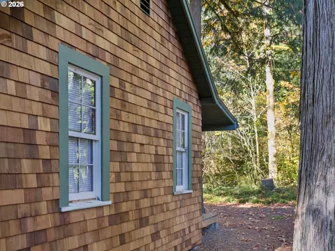Exterior - 21820 Ez Ln, Rhododendron, OR 97049 photo 4 of 15