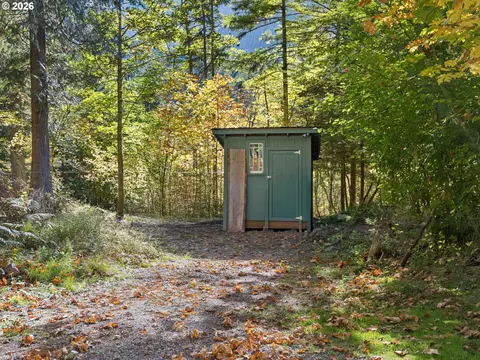 Exterior - 21820 Ez Ln, Rhododendron, OR 97049 photo 15 of 15
