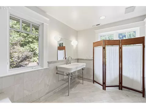Bath - 58945 E Highway 26, Sandy, OR 97055 photo 5 of 6