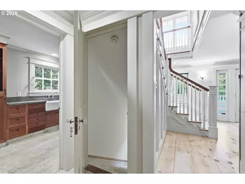 Entry Way - 58945 E Highway 26, Sandy, OR 97055 photo 3 of 3