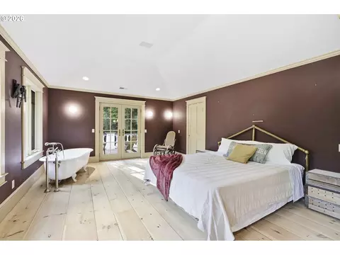 Bedroom - 58945 E Highway 26, Sandy, OR 97055 photo 2 of 7