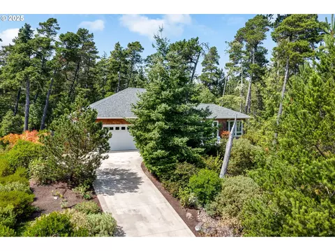 10190 Pine Ridge Dr, Manzanita, OR 97130