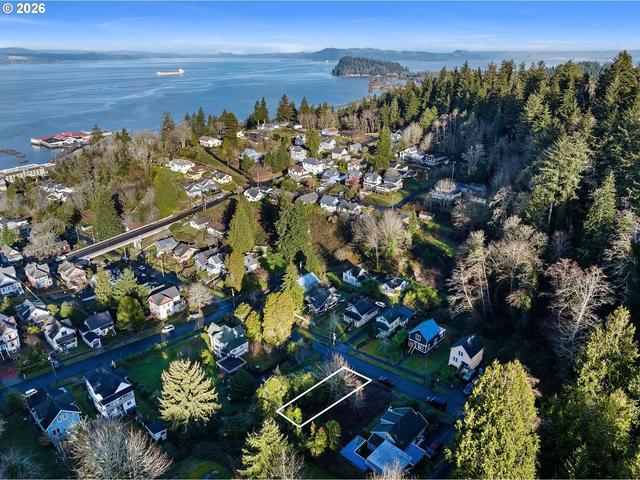 755 38th St, Astoria, OR 97103