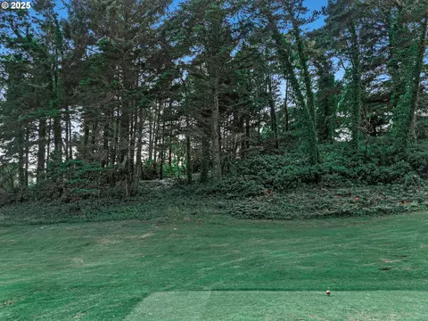 17 Ocean Crest Ln, Gleneden Beach, OR 97388