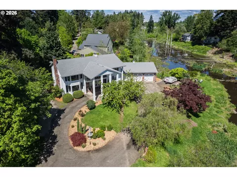 6031 SE Aldercrest Rd, Milwaukie, OR 97267