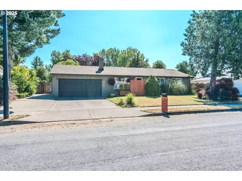 1520 NE Hacienda Ave, Gresham, OR 97030
