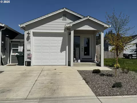 158 SE Mosher Ave, Roseburg, OR 97470