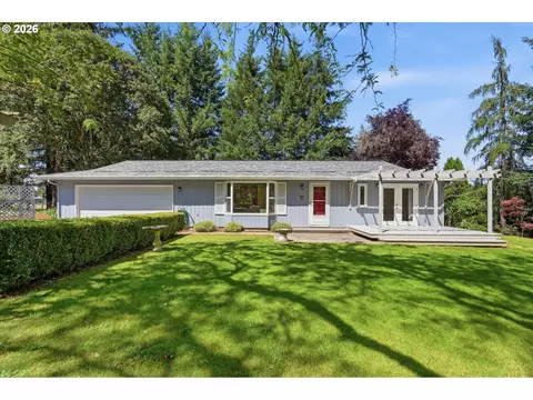 10650 NE Fox Farm Rd, Dundee, OR 97115