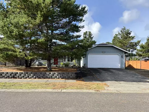 1425 Zebrawood St, Florence, OR 97439