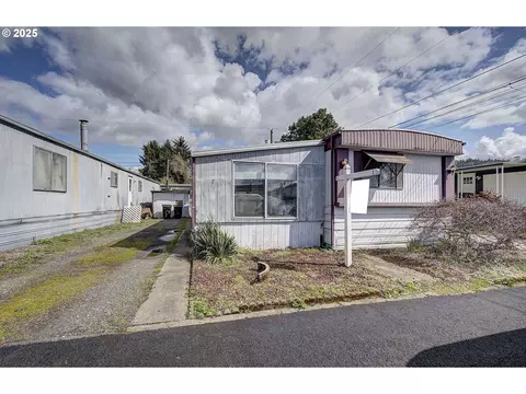 2009 Lewis River Rd #7, Woodland, WA 98674