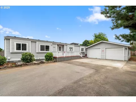 1730 Woodland Ave, Woodburn, OR 97071