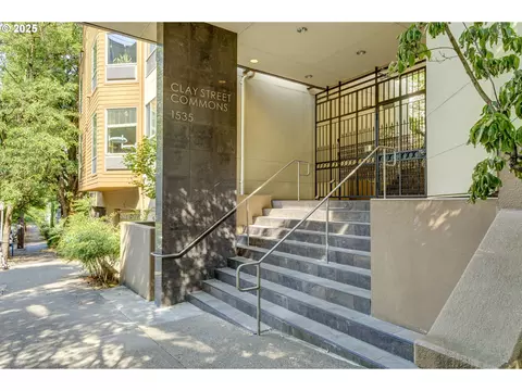 1535 SW Clay St #135, Portland, OR 97201