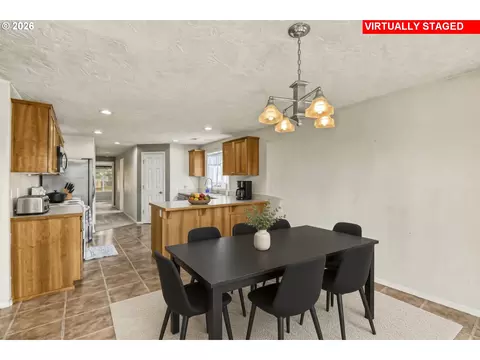 Dining - 1057 Mt View Ln, Molalla, OR 97038 photo 1 of 2