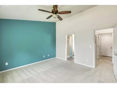 Bedroom - 1057 Mt View Ln, Molalla, OR 97038 photo 4 of 4